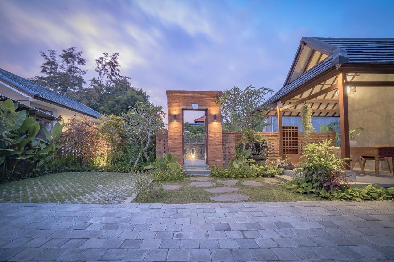 Ranggen Ubud Bagian luar foto